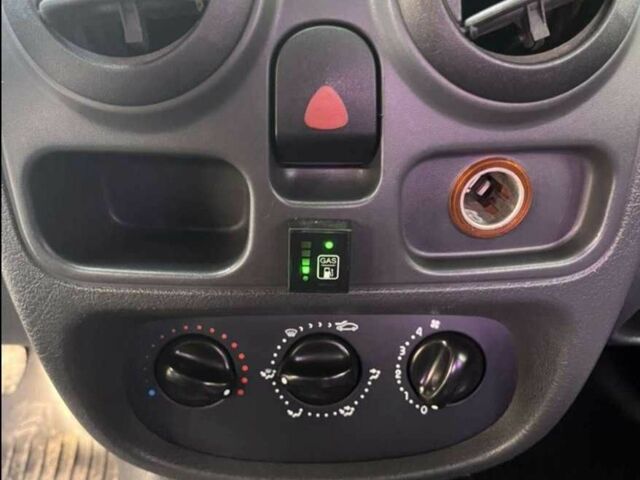 Зеленый Дачия Соленза, объемом двигателя 1.4 л и пробегом 287 тыс. км за 1100 $, фото 11 на Automoto.ua