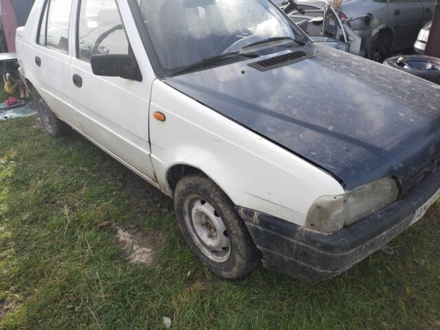 Белый Дачия Супер Нова, объемом двигателя 1.4 л и пробегом 300 тыс. км за 800 $, фото 2 на Automoto.ua