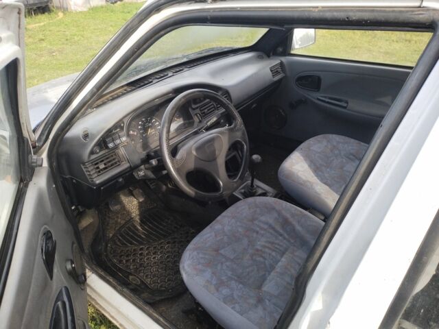 Белый Дачия Супер Нова, объемом двигателя 1.4 л и пробегом 300 тыс. км за 800 $, фото 3 на Automoto.ua