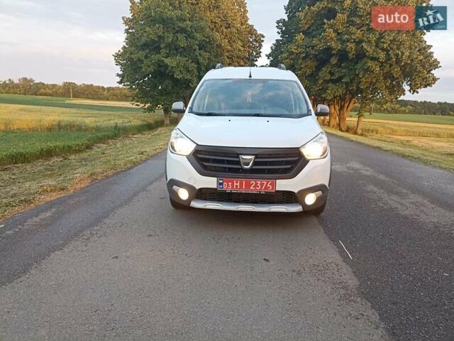 Белый Дачия Dokker Stepway, объемом двигателя 1.5 л и пробегом 230 тыс. км за 9999 $, фото 12 на Automoto.ua