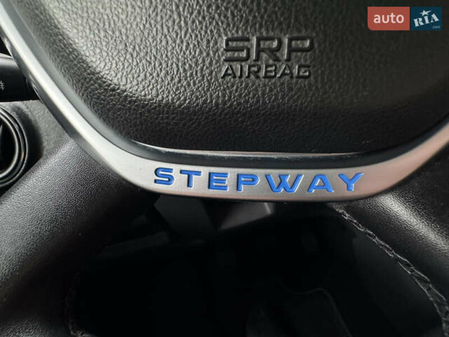 Чорний Дачія Dokker Stepway, об'ємом двигуна 1.2 л та пробігом 85 тис. км за 8950 $, фото 57 на Automoto.ua