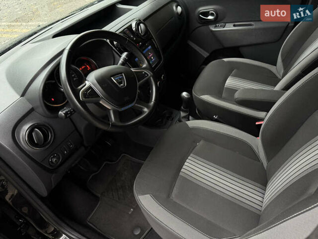 Чорний Дачія Dokker Stepway, об'ємом двигуна 1.2 л та пробігом 85 тис. км за 8950 $, фото 53 на Automoto.ua