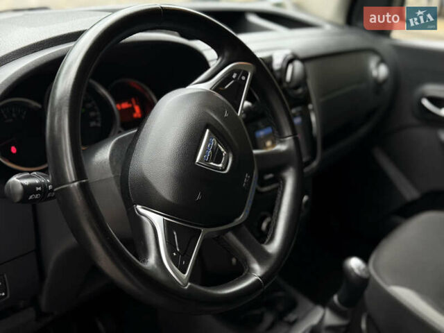 Чорний Дачія Dokker Stepway, об'ємом двигуна 1.2 л та пробігом 85 тис. км за 8950 $, фото 10 на Automoto.ua