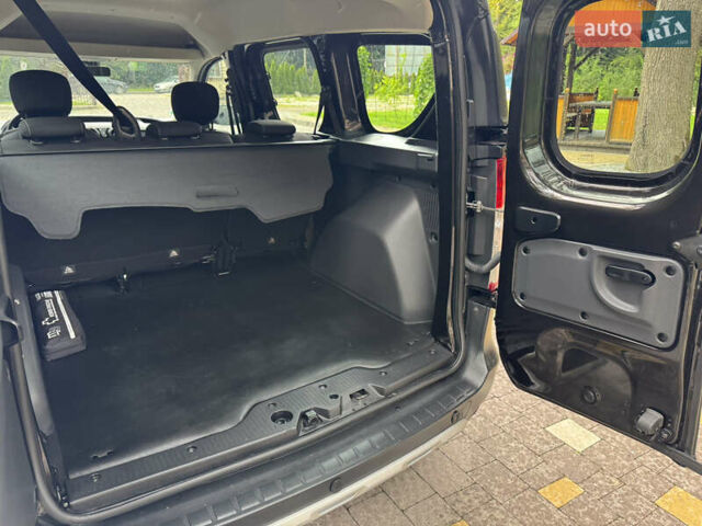 Чорний Дачія Dokker Stepway, об'ємом двигуна 1.2 л та пробігом 85 тис. км за 8950 $, фото 91 на Automoto.ua