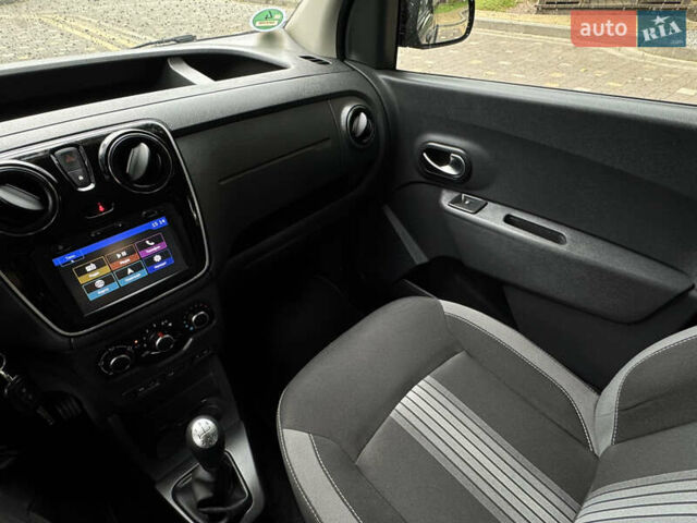 Чорний Дачія Dokker Stepway, об'ємом двигуна 1.2 л та пробігом 85 тис. км за 8950 $, фото 68 на Automoto.ua