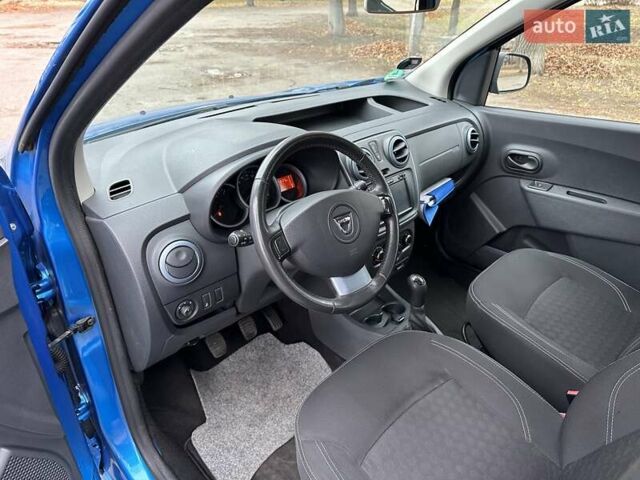 Синий Дачия Dokker Stepway, объемом двигателя 1.2 л и пробегом 101 тыс. км за 10500 $, фото 26 на Automoto.ua