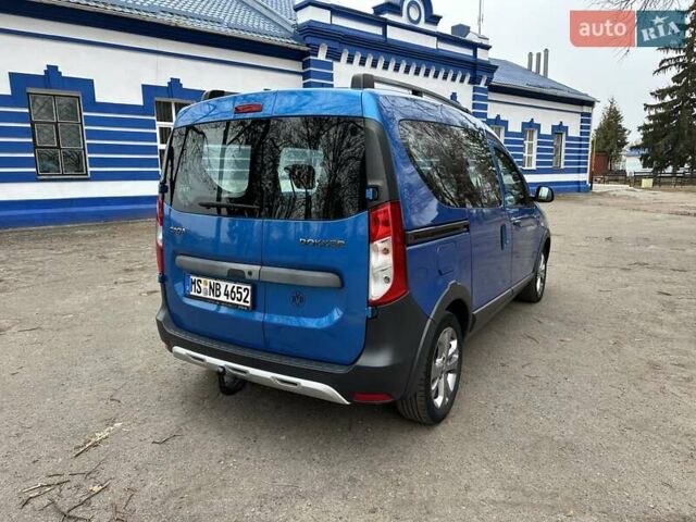 Синий Дачия Dokker Stepway, объемом двигателя 1.2 л и пробегом 101 тыс. км за 10500 $, фото 14 на Automoto.ua