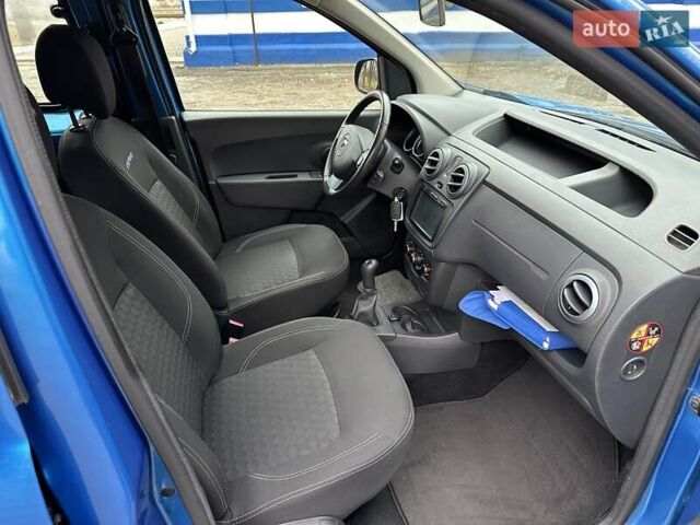 Синий Дачия Dokker Stepway, объемом двигателя 1.2 л и пробегом 101 тыс. км за 10500 $, фото 33 на Automoto.ua