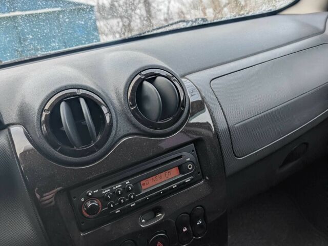 Белый Дачия Duster, объемом двигателя 1.5 л и пробегом 201 тыс. км за 8200 $, фото 3 на Automoto.ua
