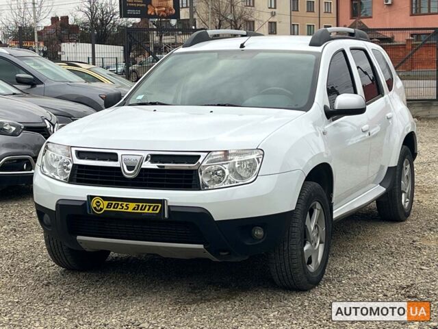Белый Дачия Duster, объемом двигателя 1.5 л и пробегом 140 тыс. км за 9000 $, фото 2 на Automoto.ua