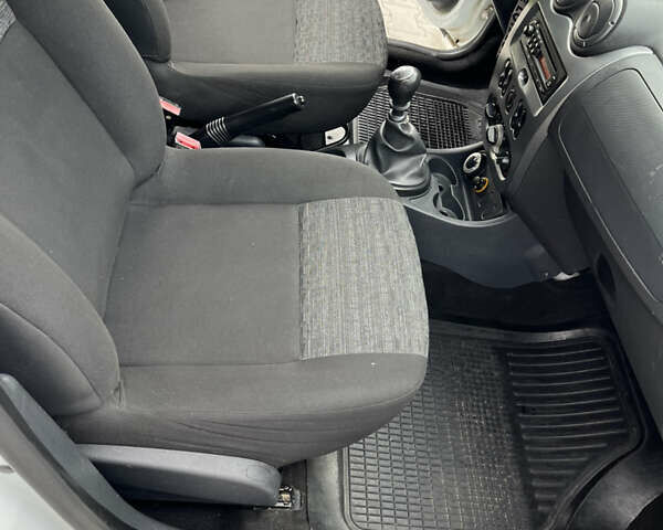 Білий Дачія Duster, об'ємом двигуна 1.46 л та пробігом 233 тис. км за 8250 $, фото 40 на Automoto.ua