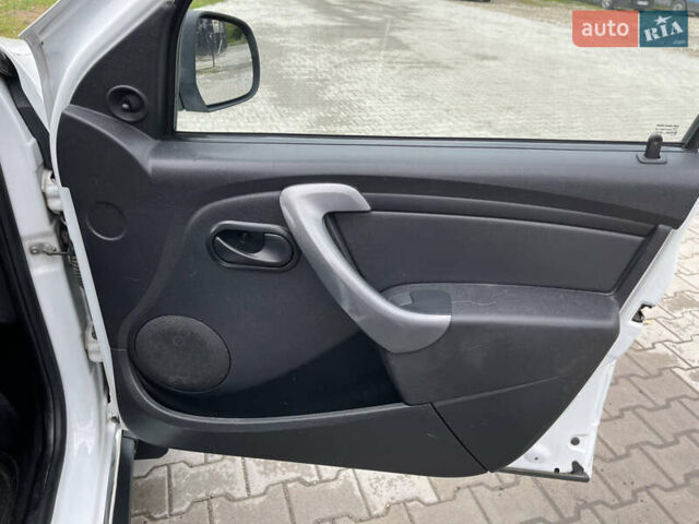 Білий Дачія Duster, об'ємом двигуна 1.46 л та пробігом 232 тис. км за 8200 $, фото 49 на Automoto.ua
