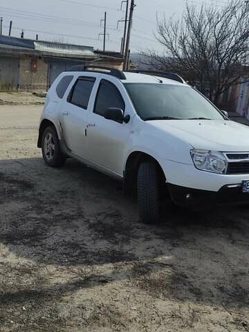 Белый Дачия Duster, объемом двигателя 1.5 л и пробегом 256 тыс. км за 8500 $, фото 6 на Automoto.ua