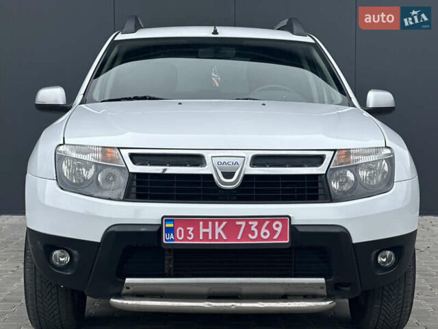 Білий Дачія Duster, об'ємом двигуна 1.6 л та пробігом 243 тис. км за 8750 $, фото 2 на Automoto.ua