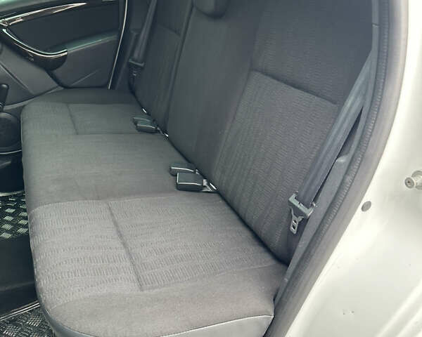 Білий Дачія Duster, об'ємом двигуна 1.6 л та пробігом 243 тис. км за 8750 $, фото 21 на Automoto.ua