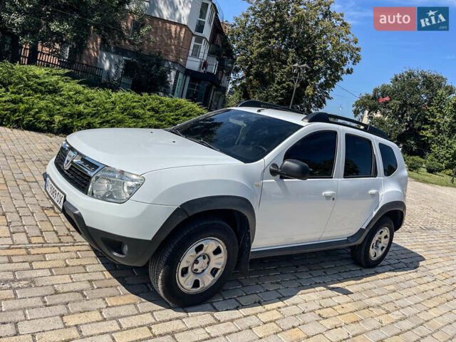Белый Дачия Duster, объемом двигателя 1.5 л и пробегом 216 тыс. км за 7600 $, фото 2 на Automoto.ua