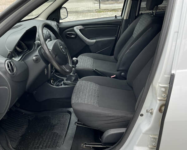 Білий Дачія Duster, об'ємом двигуна 1.46 л та пробігом 233 тис. км за 8250 $, фото 47 на Automoto.ua