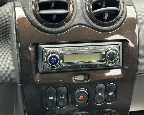 Білий Дачія Duster, об'ємом двигуна 1.6 л та пробігом 243 тис. км за 8750 $, фото 15 на Automoto.ua