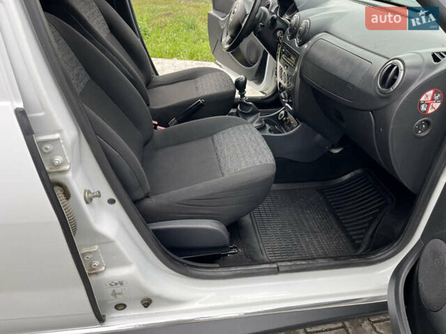 Білий Дачія Duster, об'ємом двигуна 1.46 л та пробігом 232 тис. км за 8200 $, фото 51 на Automoto.ua