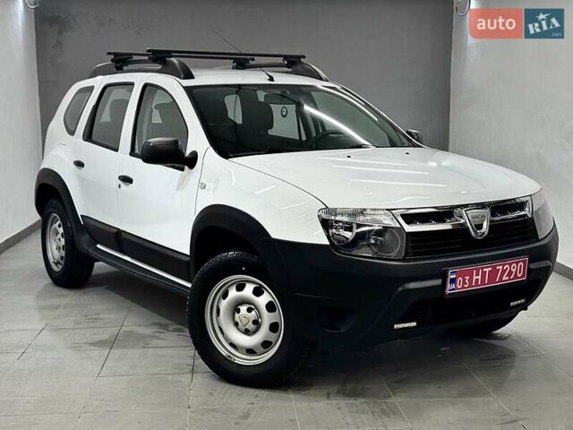 Белый Дачия Duster, объемом двигателя 1.6 л и пробегом 130 тыс. км за 8500 $, фото 5 на Automoto.ua