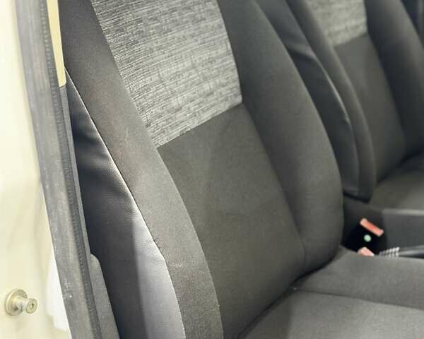 Белый Дачия Duster, объемом двигателя 1.6 л и пробегом 130 тыс. км за 8500 $, фото 120 на Automoto.ua