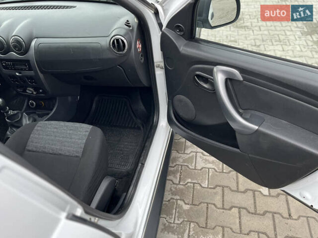 Білий Дачія Duster, об'ємом двигуна 1.46 л та пробігом 233 тис. км за 8250 $, фото 52 на Automoto.ua