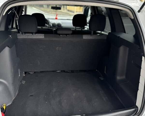 Білий Дачія Duster, об'ємом двигуна 1.6 л та пробігом 186 тис. км за 7400 $, фото 20 на Automoto.ua