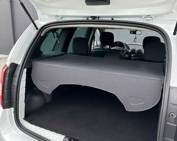 Білий Дачія Duster, об'ємом двигуна 1.6 л та пробігом 243 тис. км за 8750 $, фото 23 на Automoto.ua