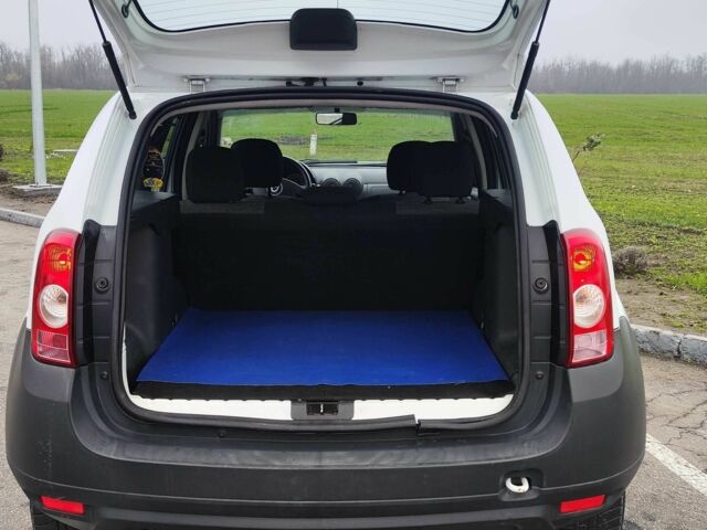 Білий Дачія Duster, об'ємом двигуна 1.6 л та пробігом 260 тис. км за 7500 $, фото 8 на Automoto.ua