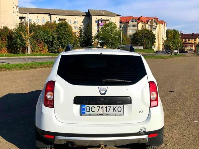 Белый Дачия Duster, объемом двигателя 1.5 л и пробегом 134 тыс. км за 9300 $, фото 4 на Automoto.ua
