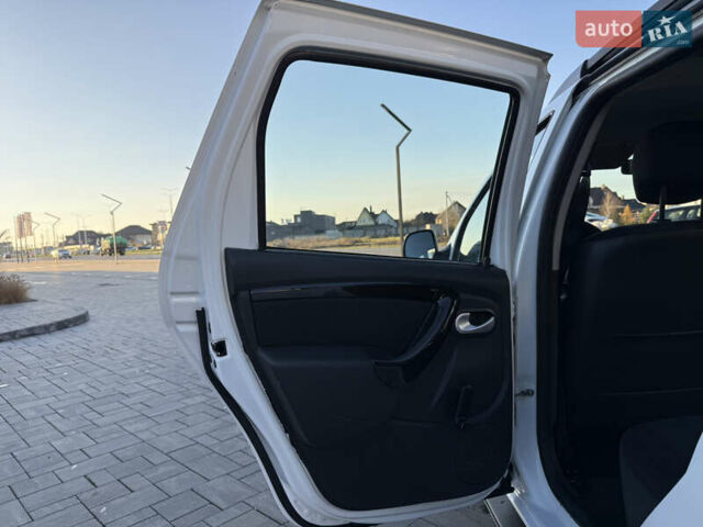 Білий Дачія Duster, об'ємом двигуна 1.6 л та пробігом 153 тис. км за 8999 $, фото 34 на Automoto.ua