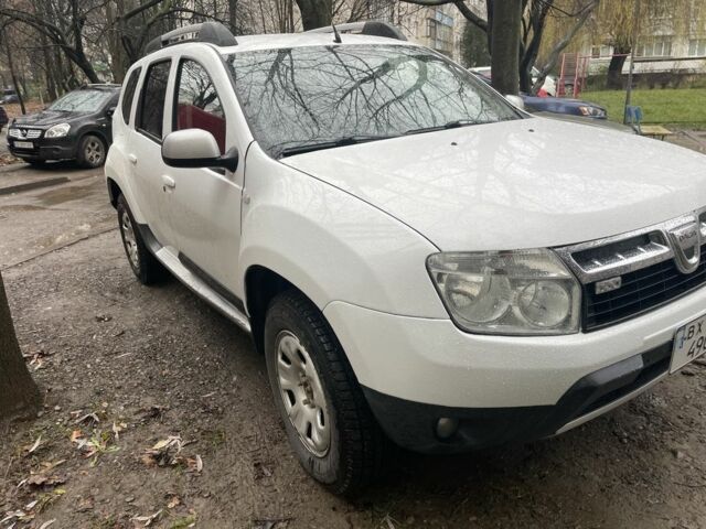 Белый Дачия Duster, объемом двигателя 1.5 л и пробегом 150 тыс. км за 7700 $, фото 2 на Automoto.ua