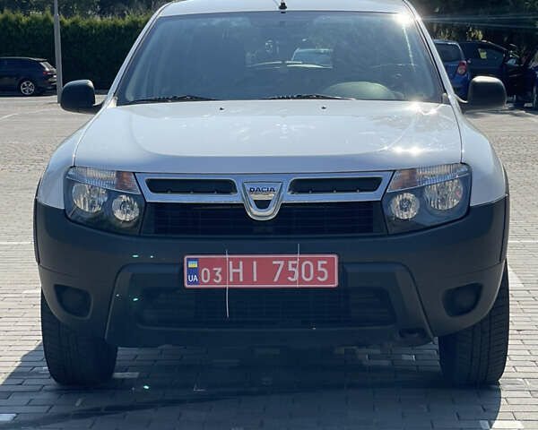 Білий Дачія Duster, об'ємом двигуна 1.6 л та пробігом 235 тис. км за 7700 $, фото 2 на Automoto.ua