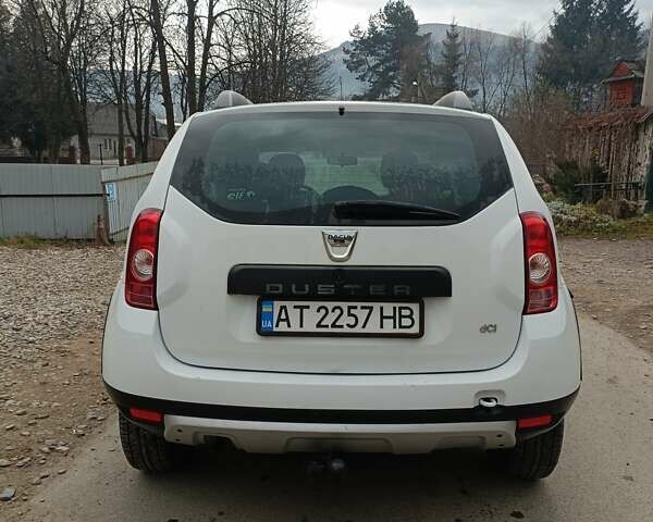Белый Дачия Duster, объемом двигателя 1.5 л и пробегом 257 тыс. км за 8400 $, фото 3 на Automoto.ua