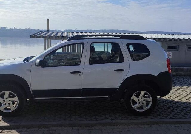 Белый Дачия Duster, объемом двигателя 1.6 л и пробегом 211 тыс. км за 9150 $, фото 2 на Automoto.ua