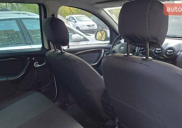 Дачия Duster 2011 в Тернополе на Automoto.ua Белый Дачия Duster, объемом двигателя 1.46 л и пробегом 179 тыс. км за 9900 $, фото 9 на Automoto.ua