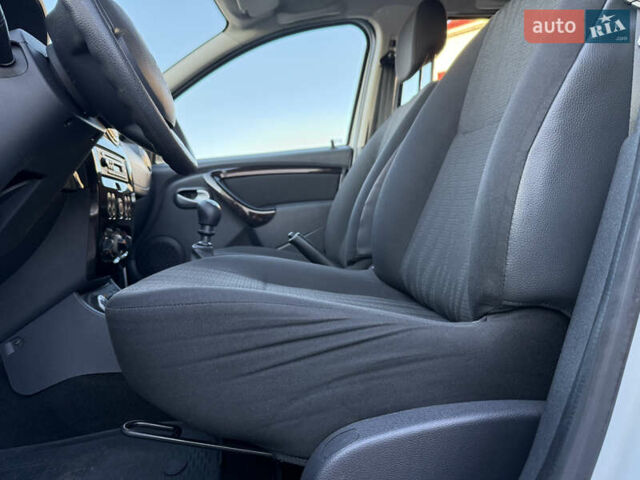 Білий Дачія Duster, об'ємом двигуна 1.6 л та пробігом 153 тис. км за 8999 $, фото 52 на Automoto.ua