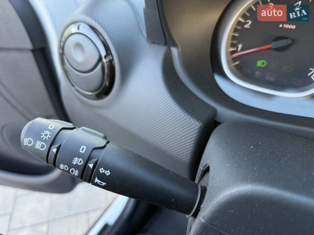 Білий Дачія Duster, об'ємом двигуна 1.6 л та пробігом 153 тис. км за 8999 $, фото 59 на Automoto.ua