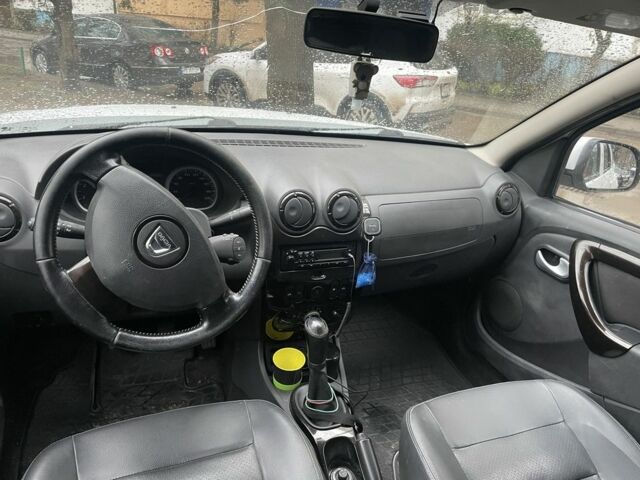 Белый Дачия Duster, объемом двигателя 1.5 л и пробегом 150 тыс. км за 7700 $, фото 6 на Automoto.ua