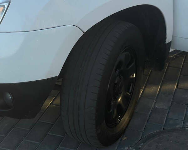Белый Дачия Duster, объемом двигателя 1.5 л и пробегом 298 тыс. км за 7999 $, фото 20 на Automoto.ua