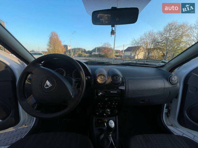 Белый Дачия Duster, объемом двигателя 1.5 л и пробегом 298 тыс. км за 7999 $, фото 12 на Automoto.ua
