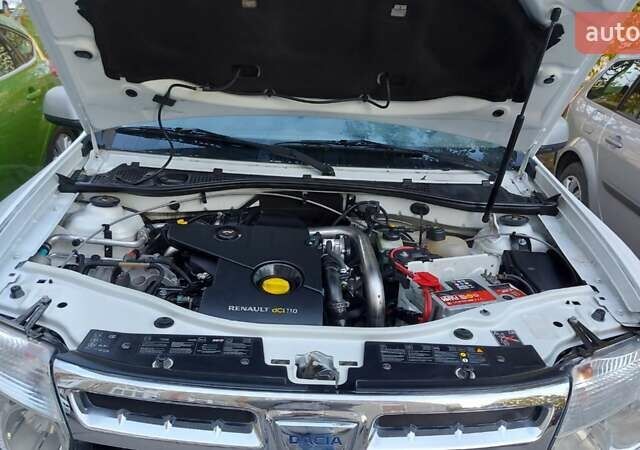 Дачия Duster 2011 в Тернополе на Automoto.ua Белый Дачия Duster, объемом двигателя 1.46 л и пробегом 179 тыс. км за 9900 $, фото 26 на Automoto.ua
