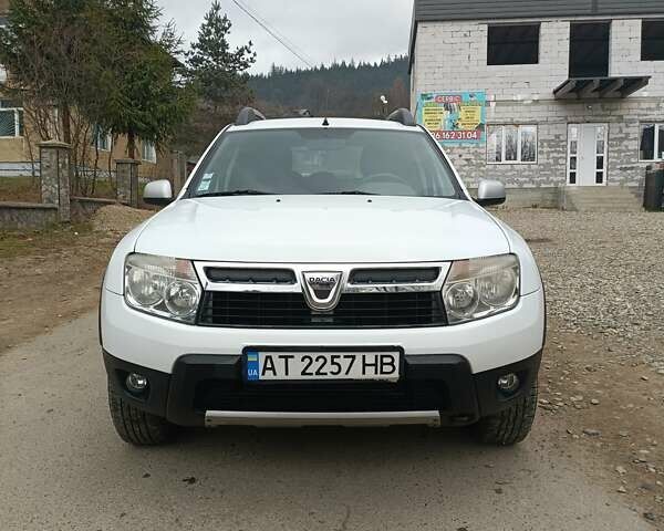 Белый Дачия Duster, объемом двигателя 1.5 л и пробегом 257 тыс. км за 8400 $, фото 7 на Automoto.ua