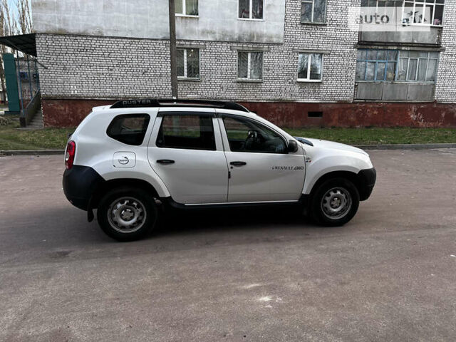 Белый Дачия Duster, объемом двигателя 1.6 л и пробегом 133 тыс. км за 8300 $, фото 4 на Automoto.ua