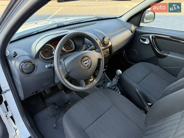 Білий Дачія Duster, об'ємом двигуна 1.6 л та пробігом 153 тис. км за 8999 $, фото 53 на Automoto.ua