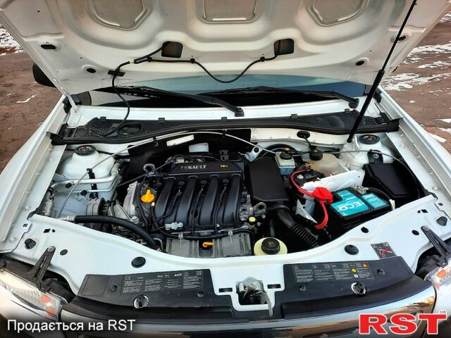 Белый Дачия Duster, объемом двигателя 16 л и пробегом 182 тыс. км за 8700 $, фото 8 на Automoto.ua