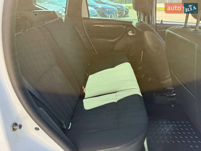 Білий Дачія Duster, об'ємом двигуна 1.46 л та пробігом 241 тис. км за 8900 $, фото 26 на Automoto.ua