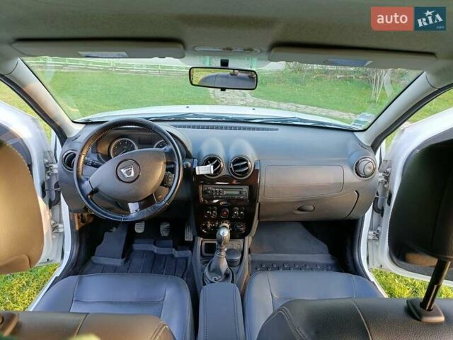 Белый Дачия Duster, объемом двигателя 1.5 л и пробегом 257 тыс. км за 8400 $, фото 16 на Automoto.ua