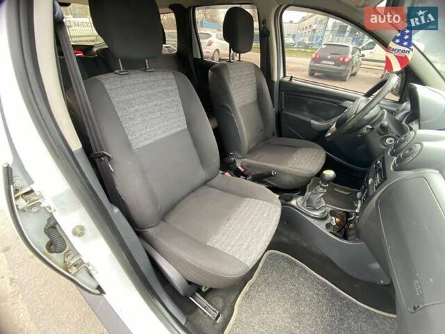 Білий Дачія Duster, об'ємом двигуна 1.46 л та пробігом 197 тис. км за 8400 $, фото 18 на Automoto.ua