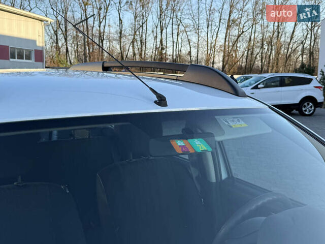 Білий Дачія Duster, об'ємом двигуна 1.6 л та пробігом 153 тис. км за 8999 $, фото 6 на Automoto.ua